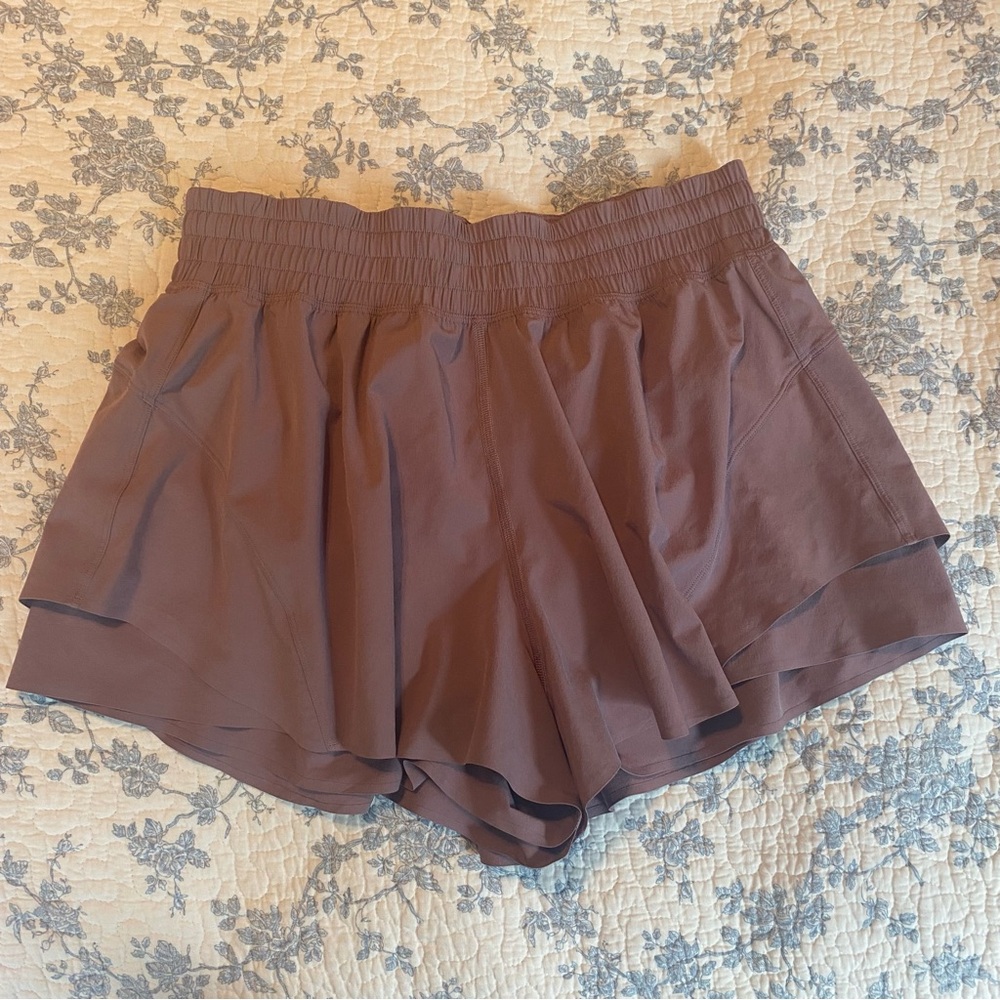 Lululemon Shake It Out High-Rise Running Short 2.5” Lavender Lux Size Medium